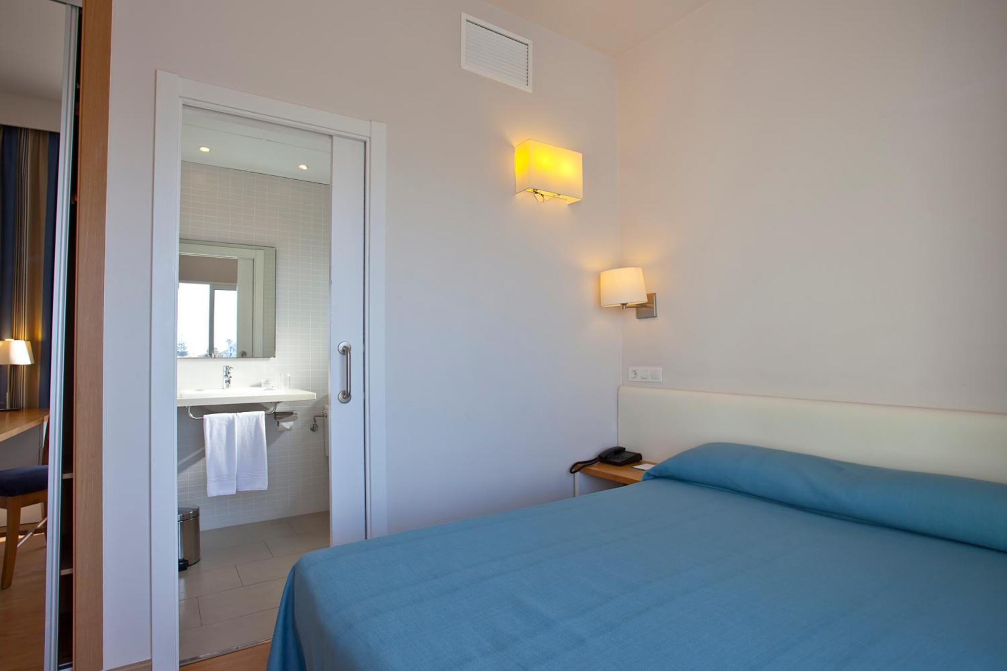 Seth Playa Azul Hotel Cala En Porter  Ngoại thất bức ảnh